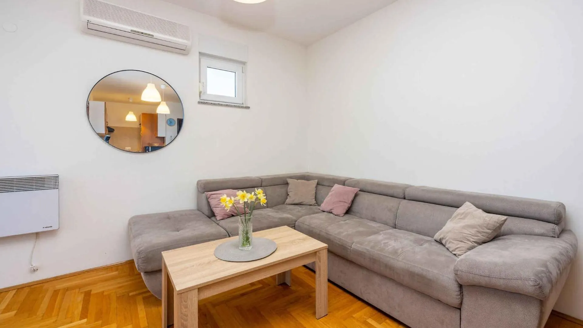 Apartment In Jadranovo 45042