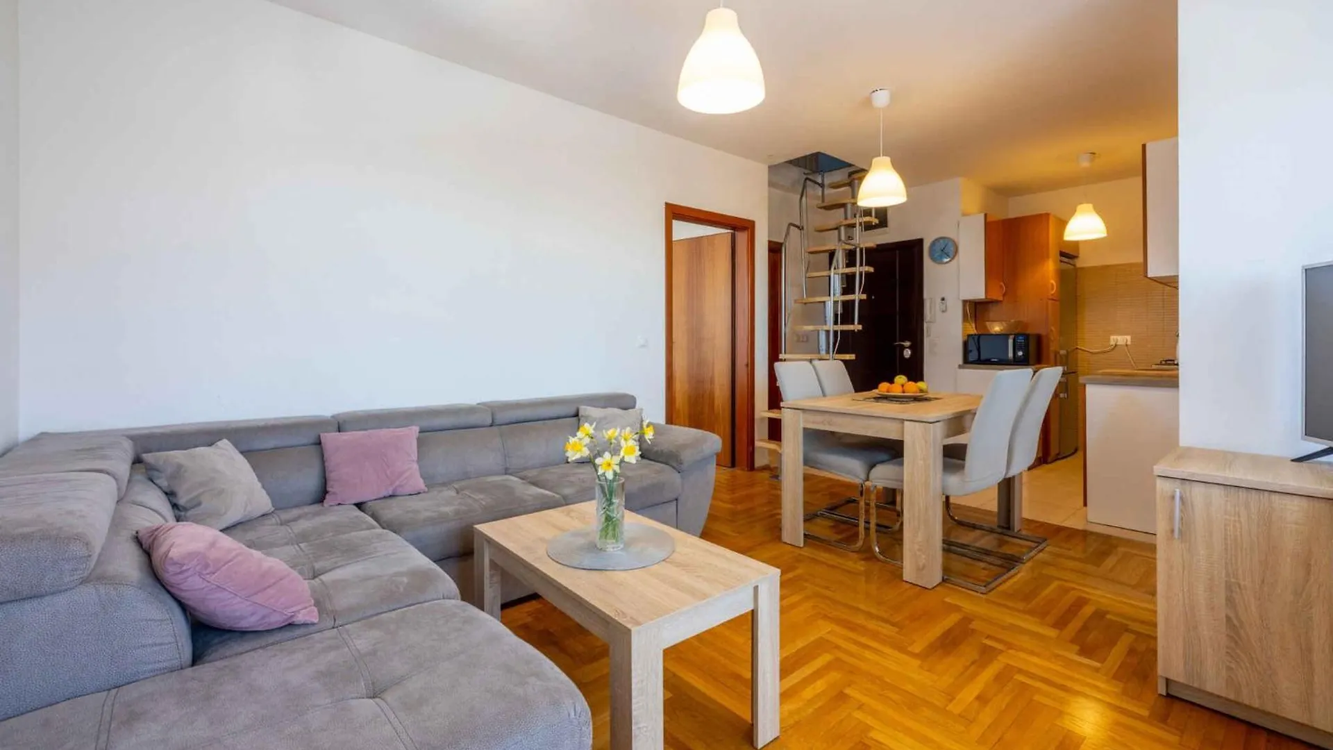 Apartment In Jadranovo 45042
