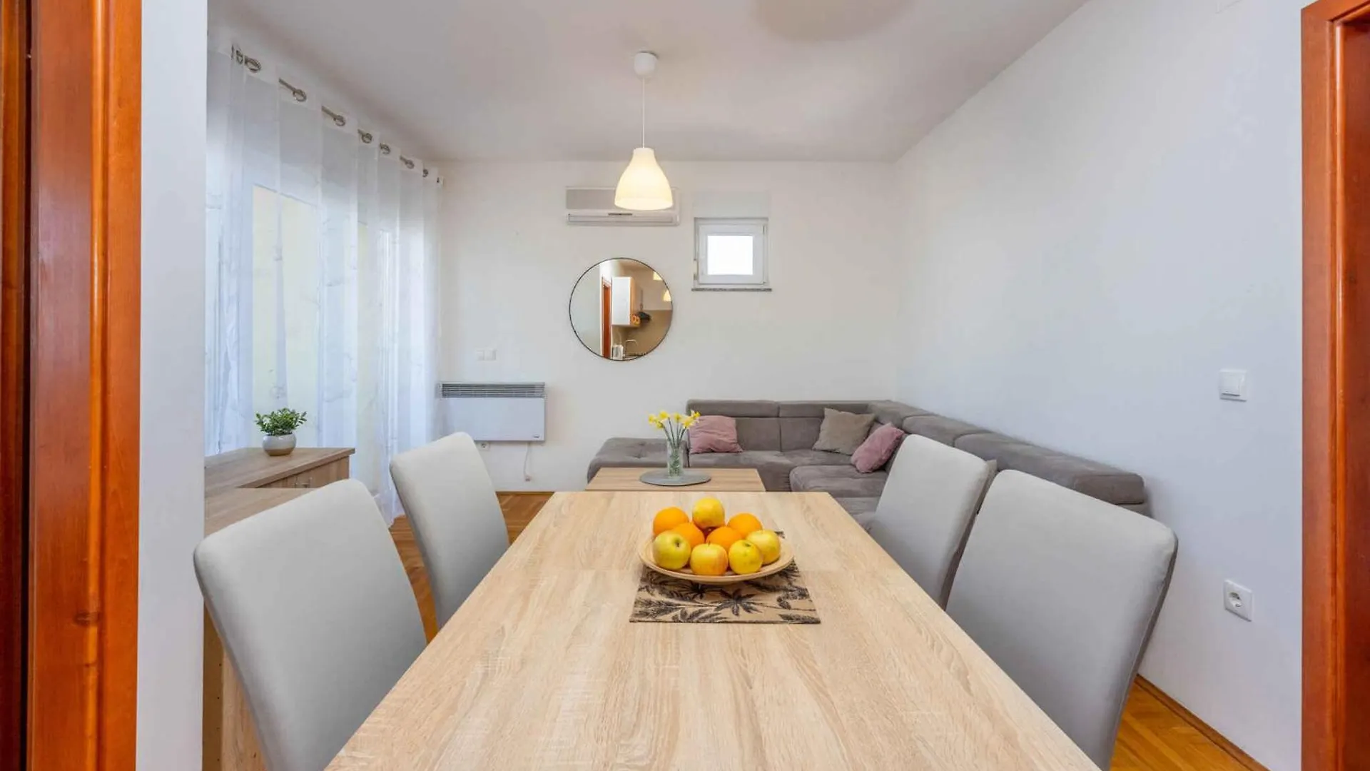 Apartment In Jadranovo 45042