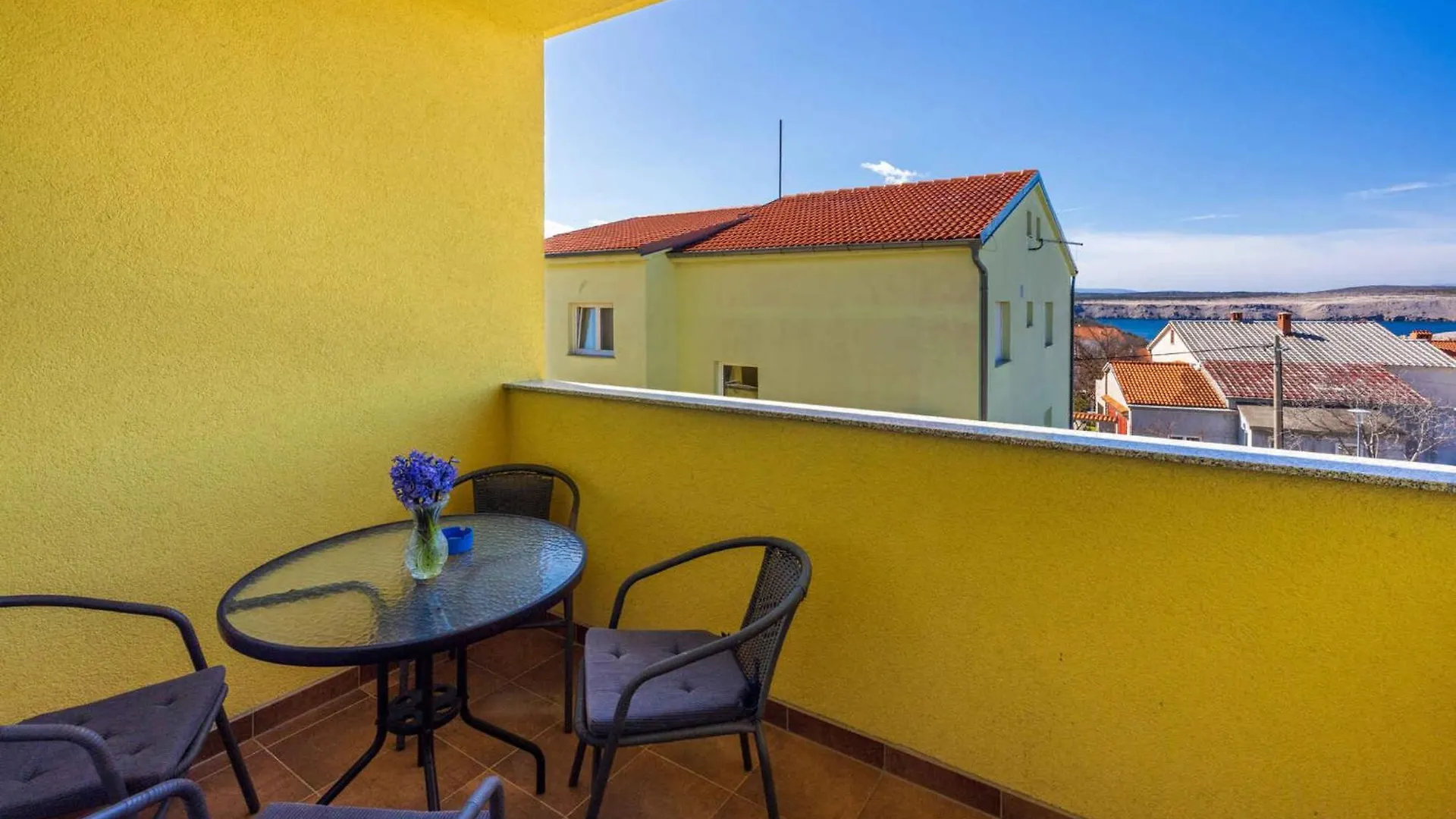 Apartment In Jadranovo 45042